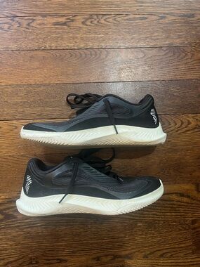 Rad V1 Men’s size 10.5 - Black/white. Worn only few times. Great condition